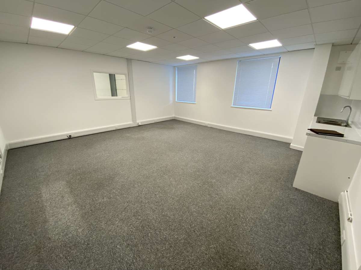 Industrial Unit in Tonbridge - photo 2