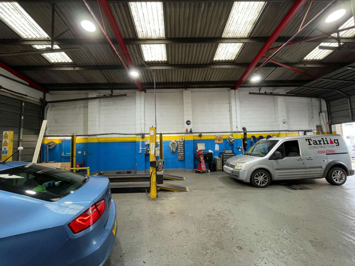 Industrial Unit in Portsmouth - photo 4