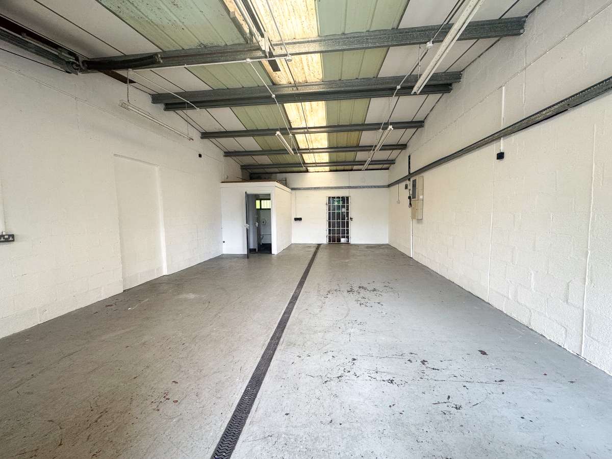 Industrial Unit in Falmouth - photo 2