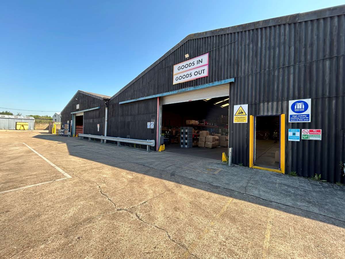 Industrial Unit in Mundon - photo 2