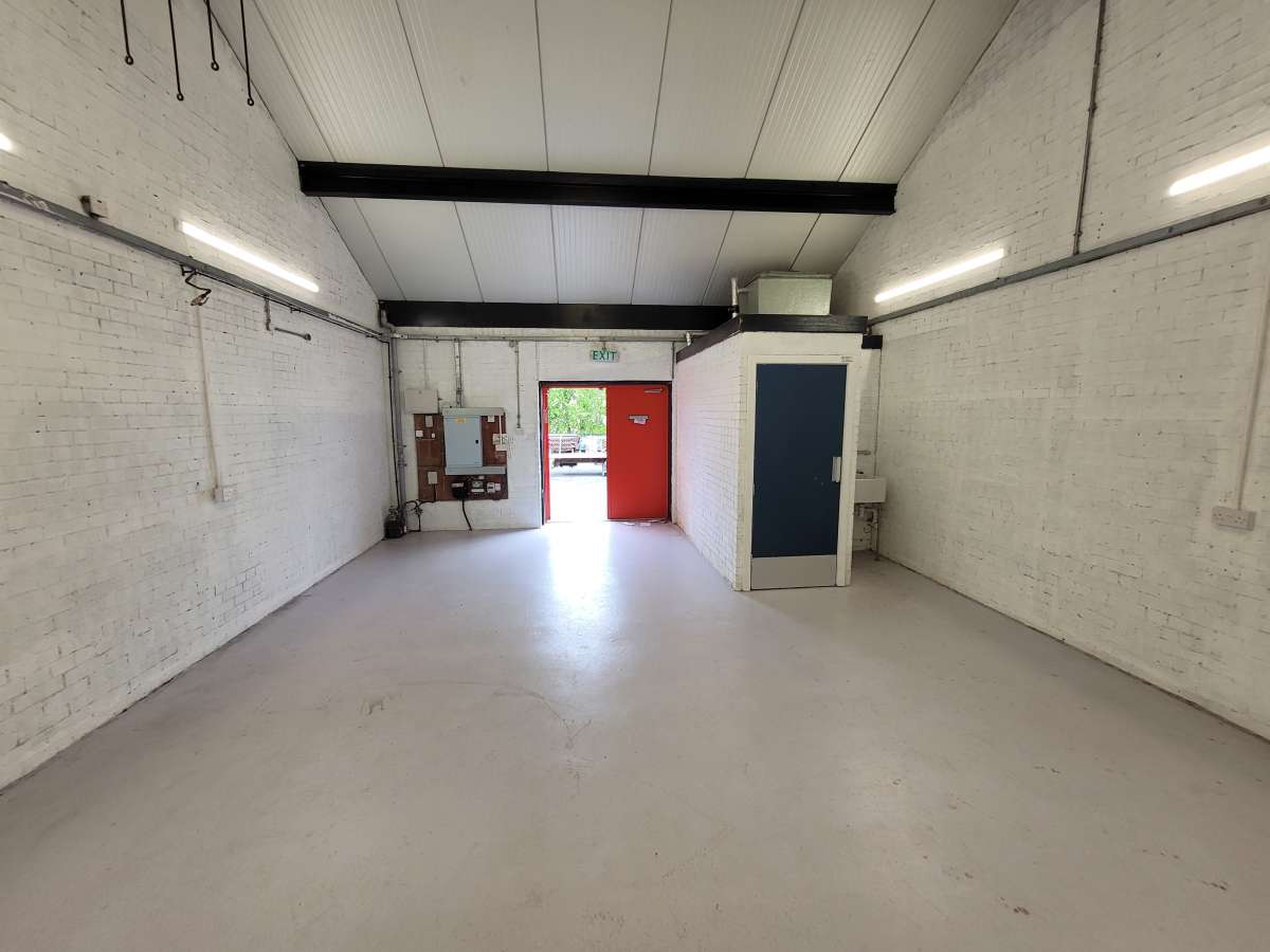 Industrial Unit in Glasgow - photo 2