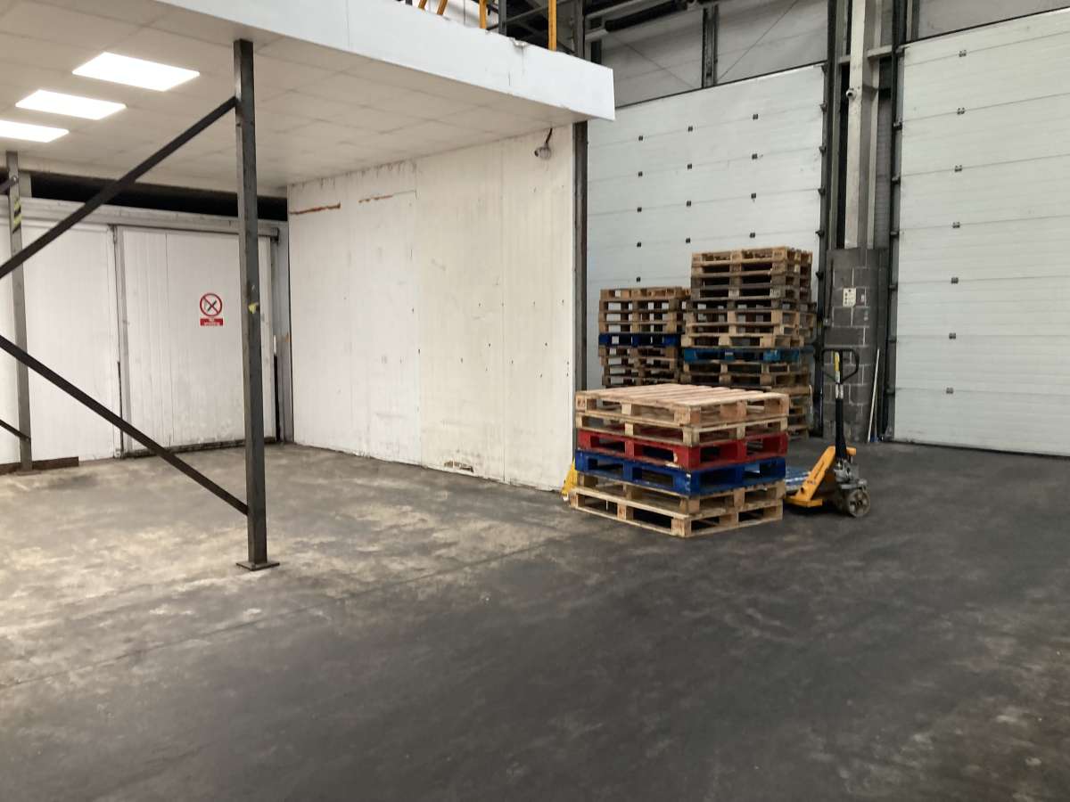 Industrial Unit in Sheffield - photo 4