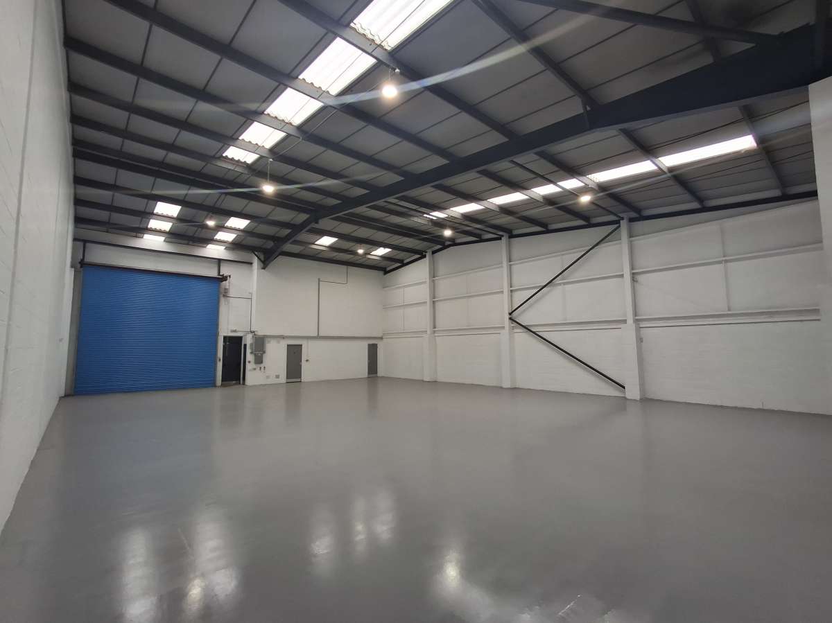 Industrial Unit in Croydon - photo 3