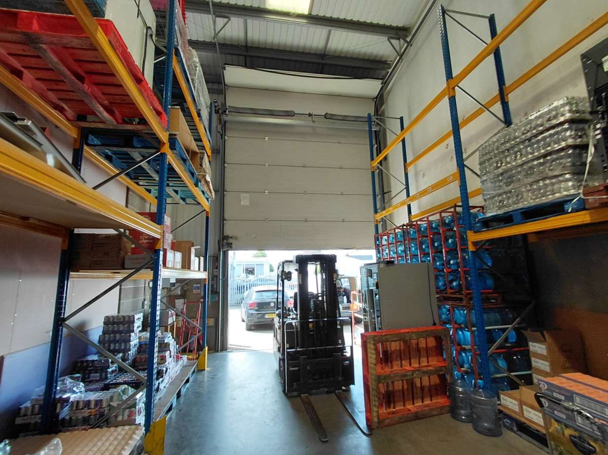 Industrial Unit in Croydon - photo 4