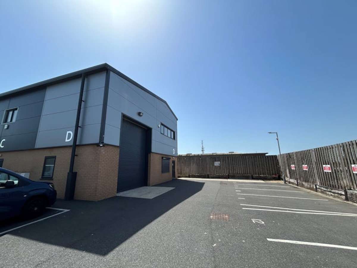 Industrial Unit in Poole - photo 4