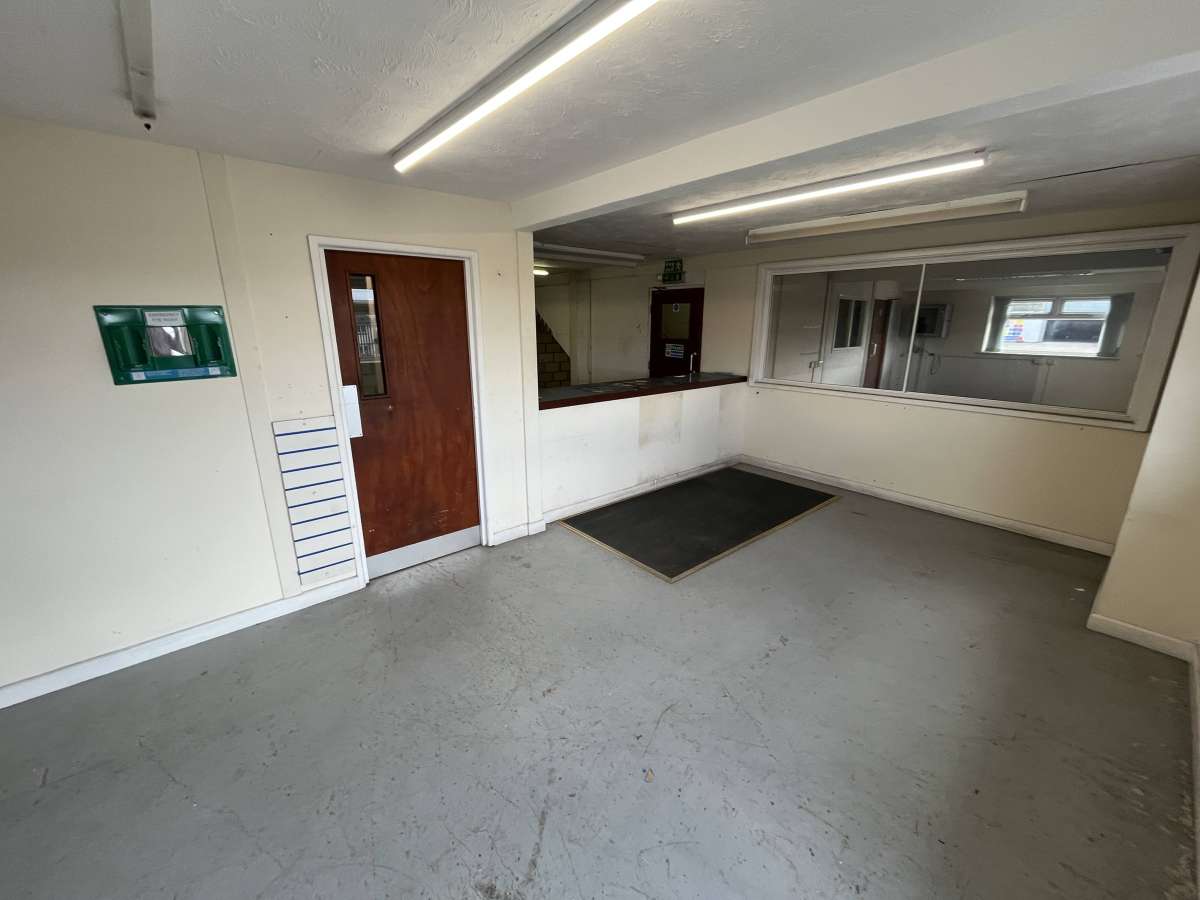 Industrial Unit in Truro - photo 4