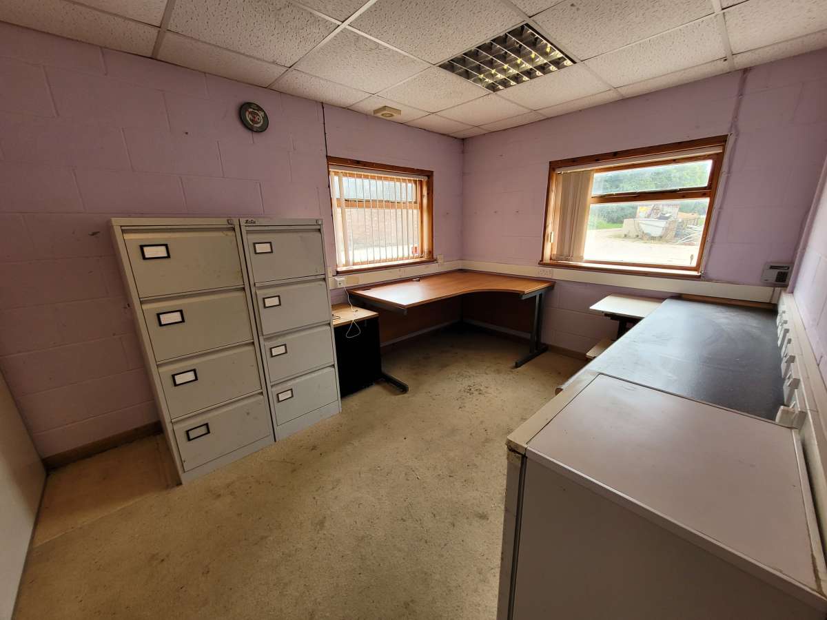 Industrial Unit in Cambridge - photo 3