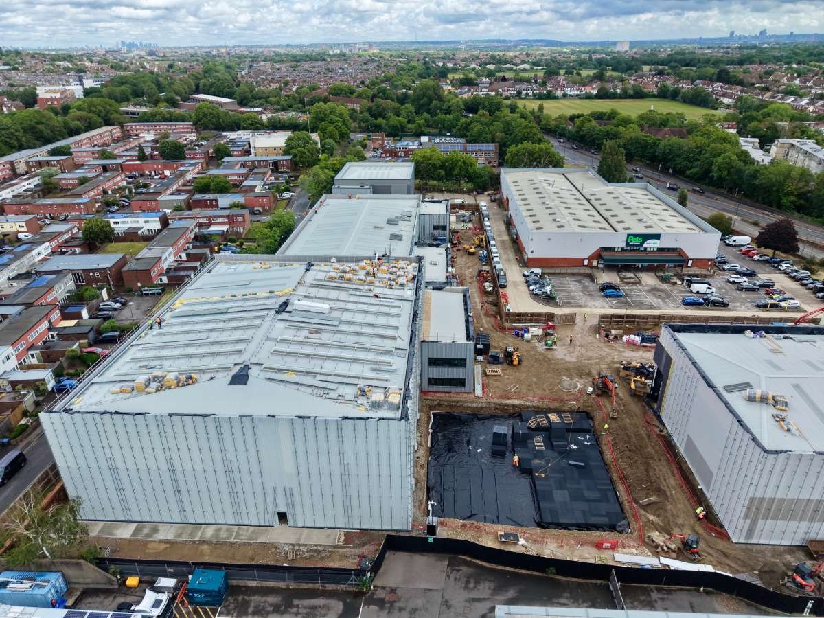 Industrial Unit in London - photo 3