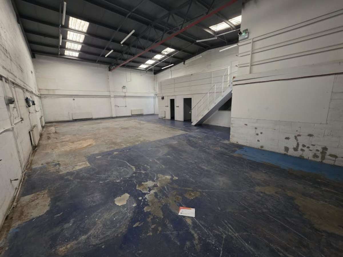 Industrial Unit in Hackney - photo 4