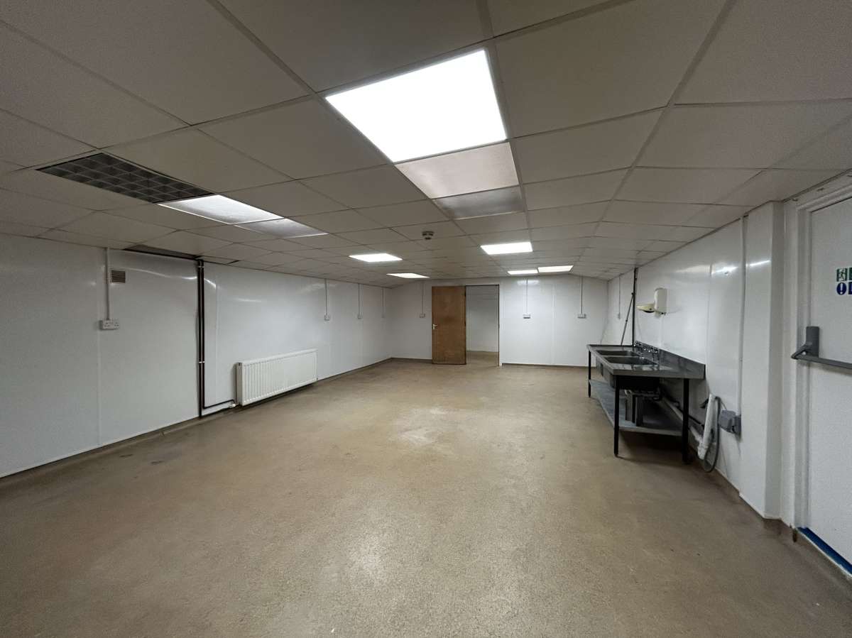 Industrial Unit in Feniton - photo 2