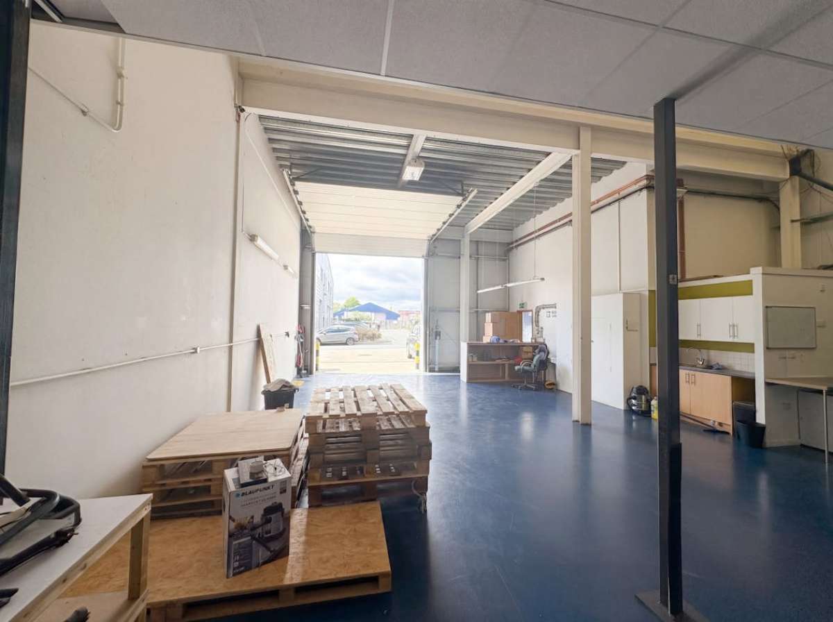 Industrial Unit in Southampton - photo 4