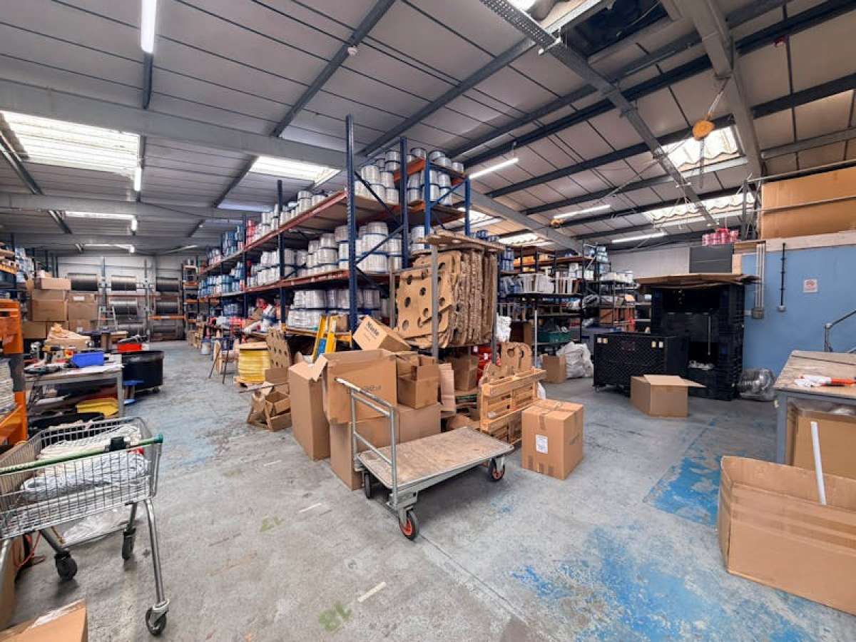 Industrial Unit in Fareham - photo 2
