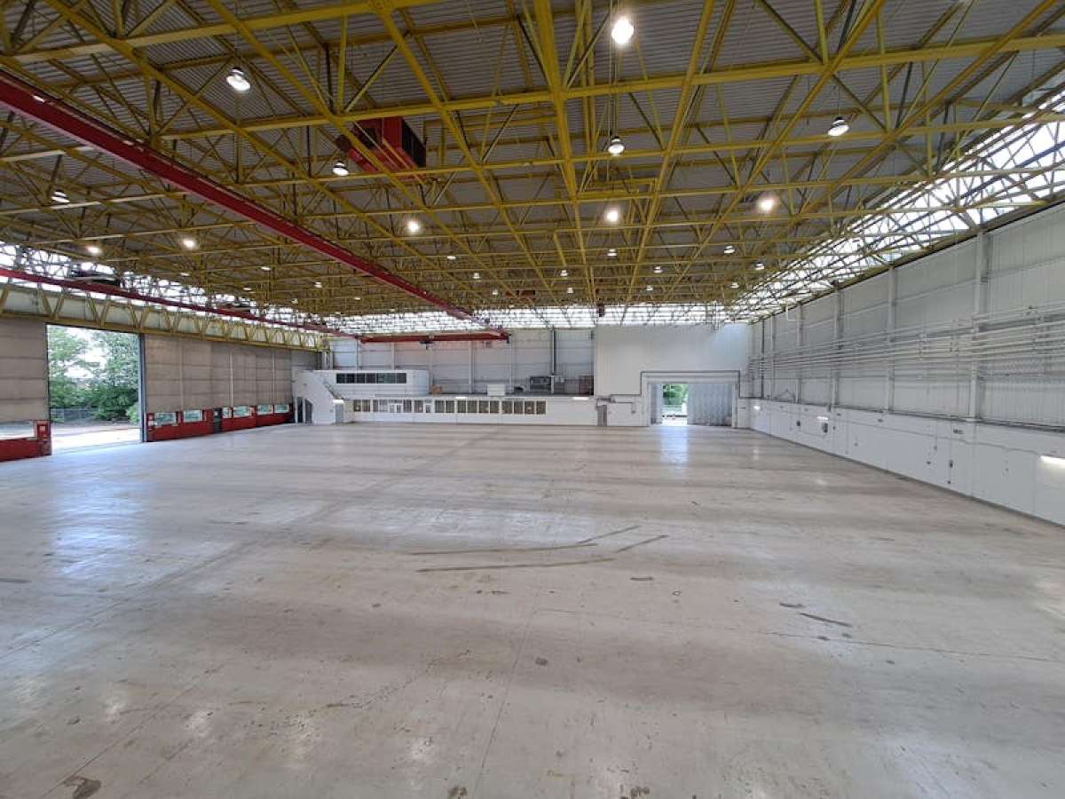 Industrial Unit in Gatwick - photo 3