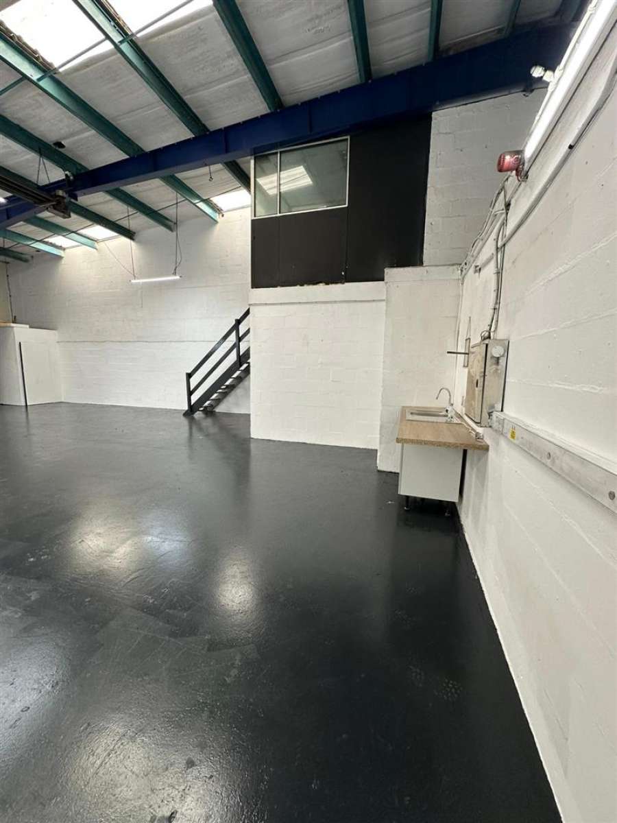Industrial Unit in Sheffield - photo 2