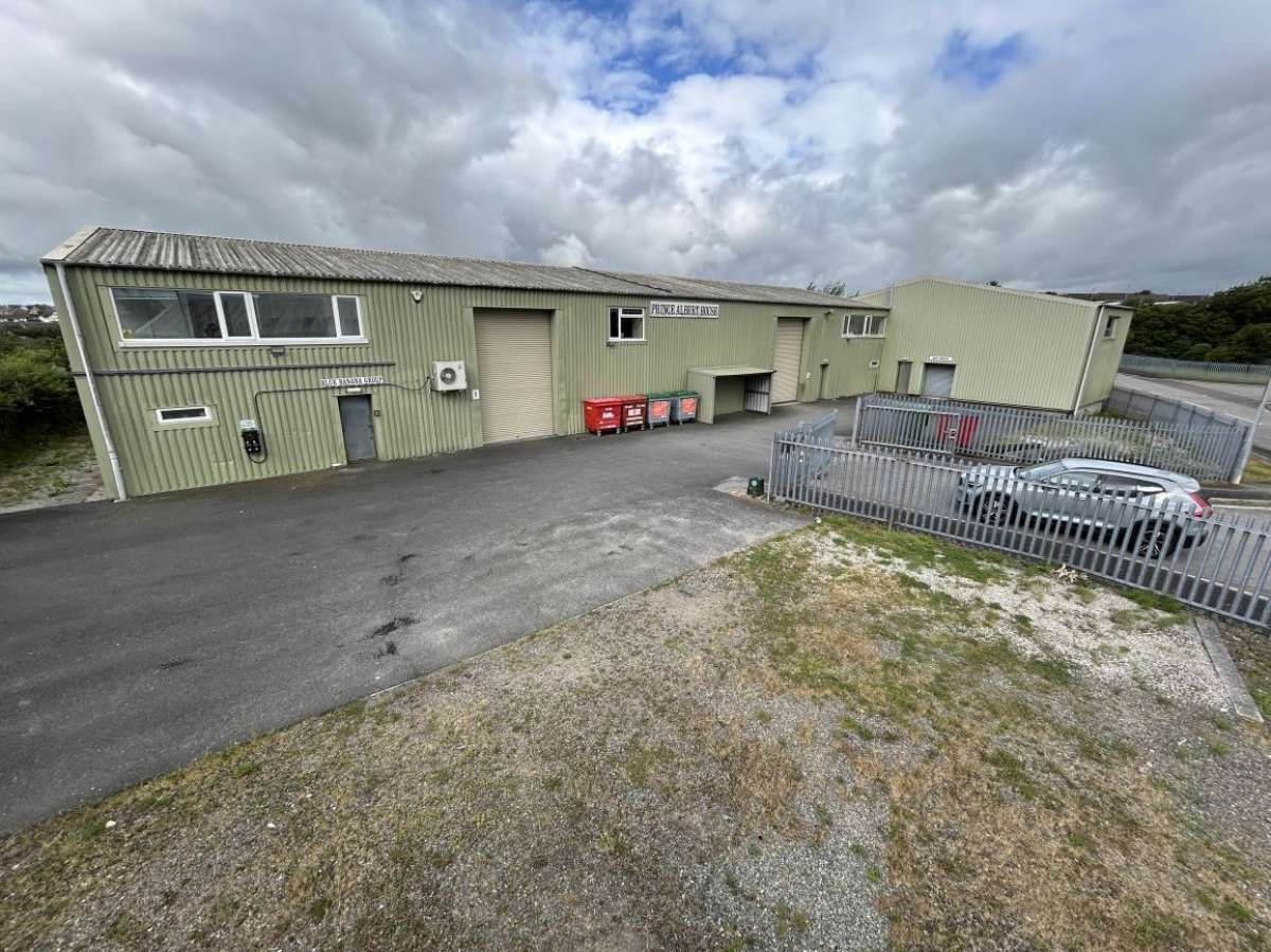 Industrial Unit in Liskeard - photo 2