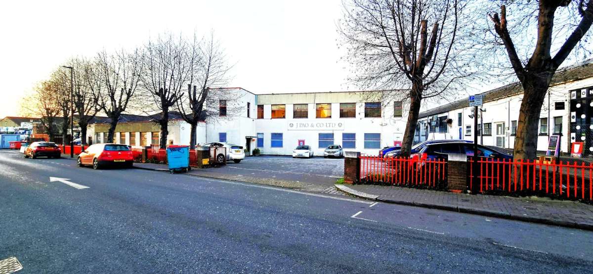 Industrial Unit To Let, London
