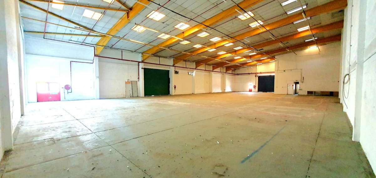 Industrial Unit in London - photo 2