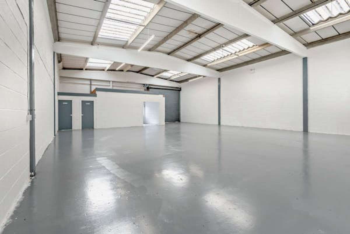 Industrial Unit in Cradley Heath - photo 2