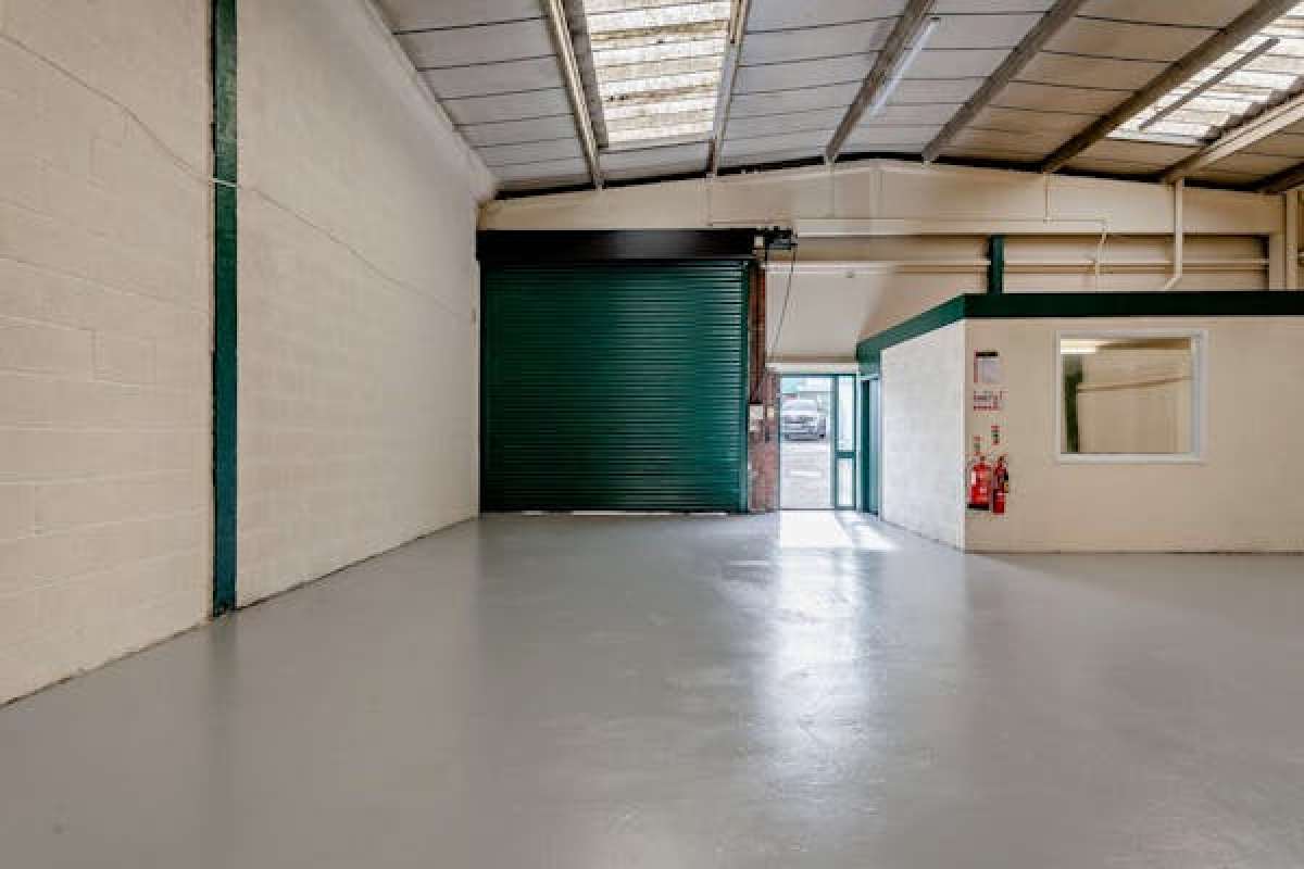 Industrial Unit in Cradley Heath - photo 4