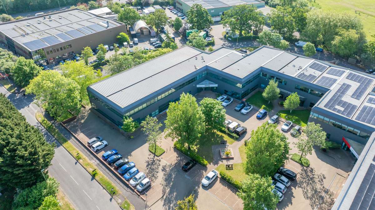 Industrial Unit in Waterlooville - photo 2