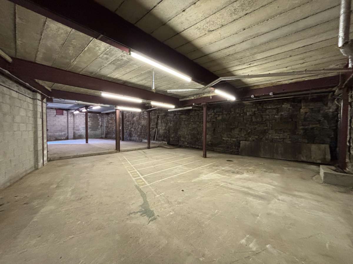 Industrial Unit To Let, Delph, Lancashire