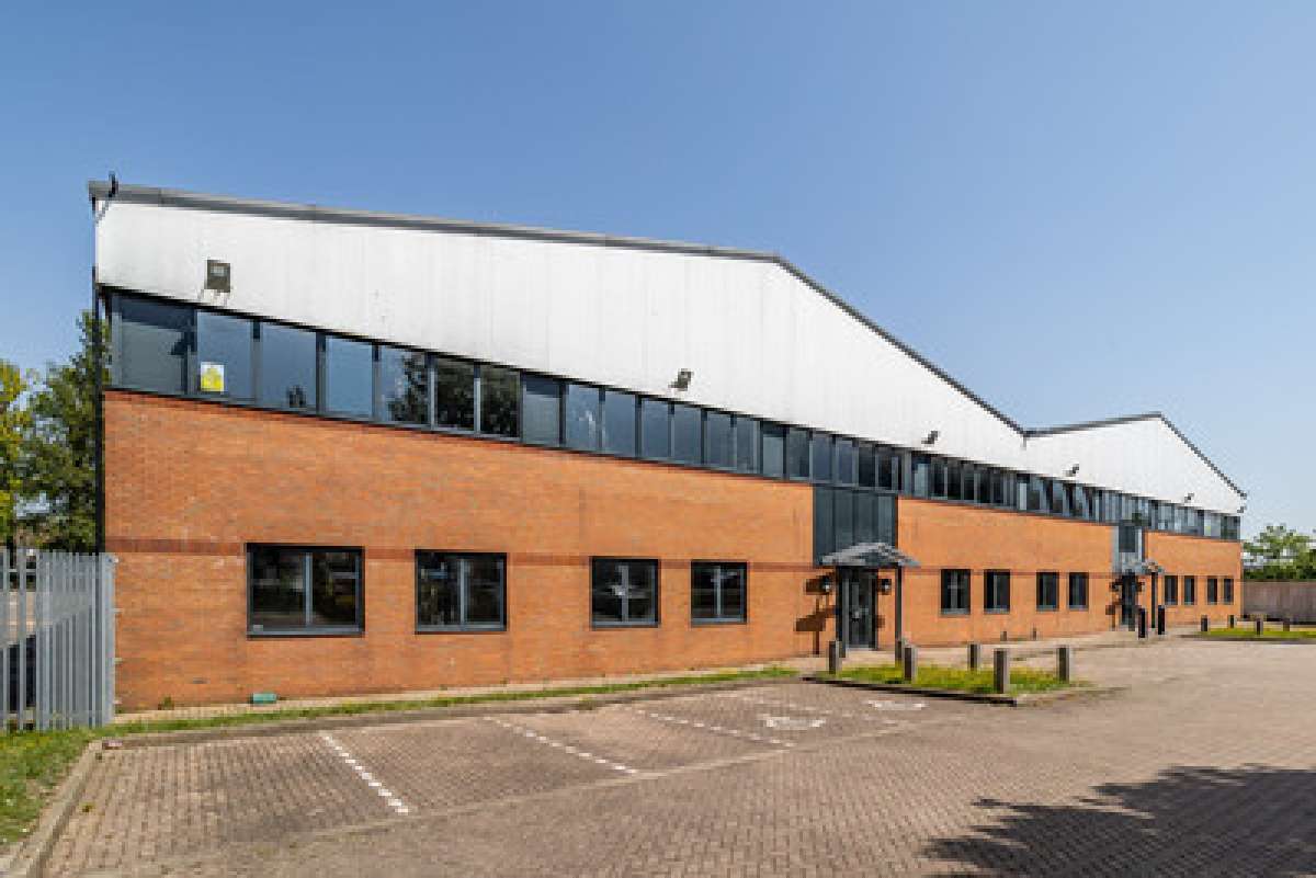 Industrial in Luton