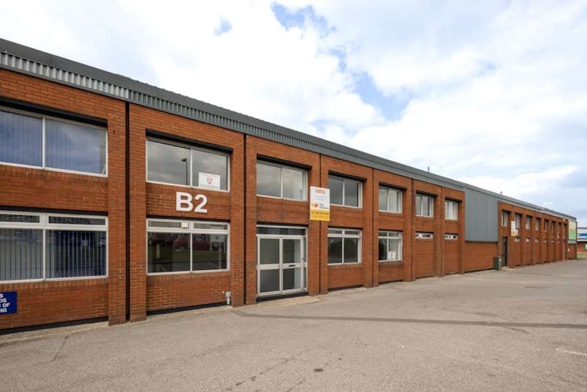 Industrial Unit in Newbury - photo 2