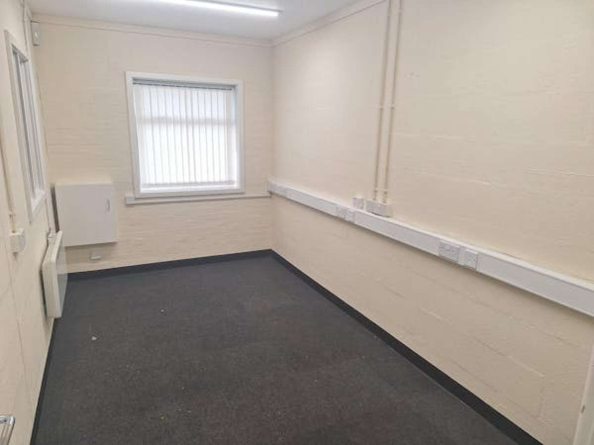 Industrial Unit in Winsford - photo 4