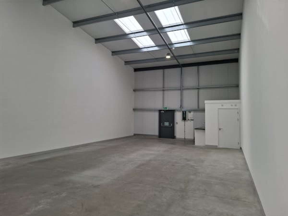 Industrial Unit in Worcester - photo 3