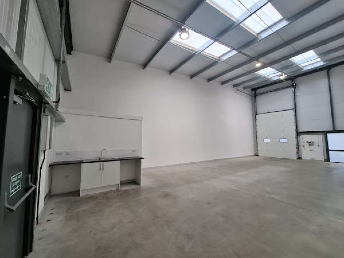 Industrial Unit in Worcester - photo 4
