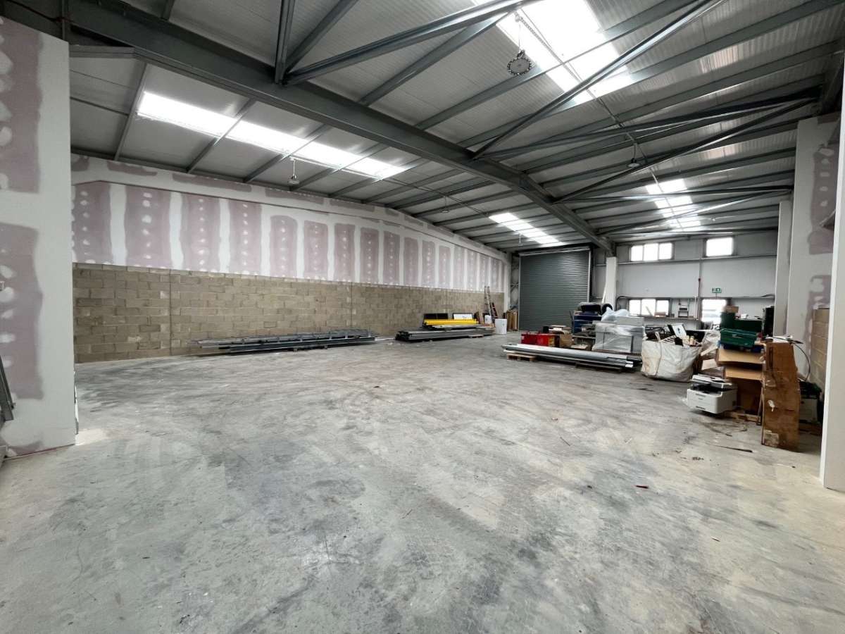 Industrial Unit in Bluebridge Industrial Estate - photo 2