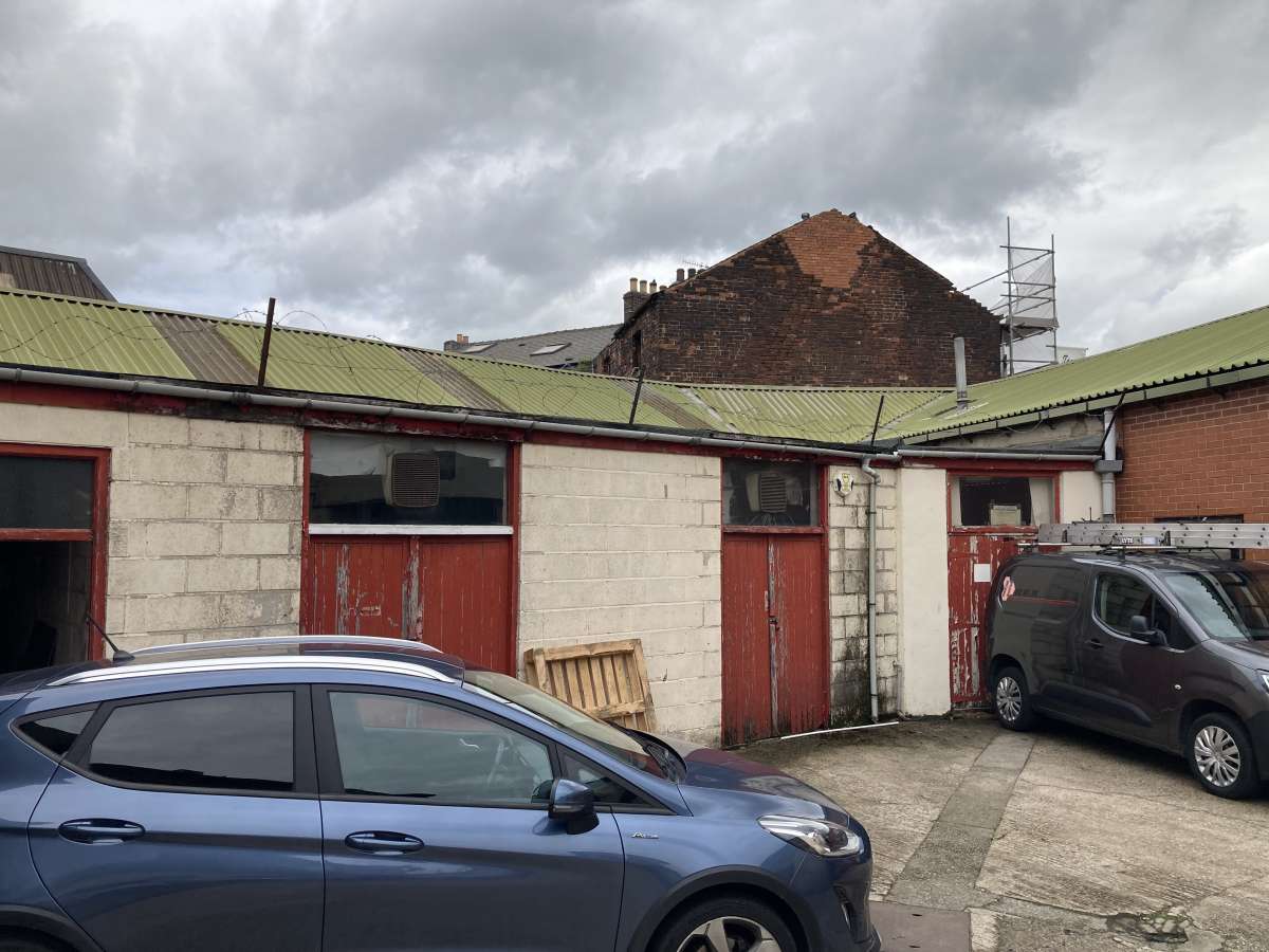 Industrial Unit in Sheffield - photo 4