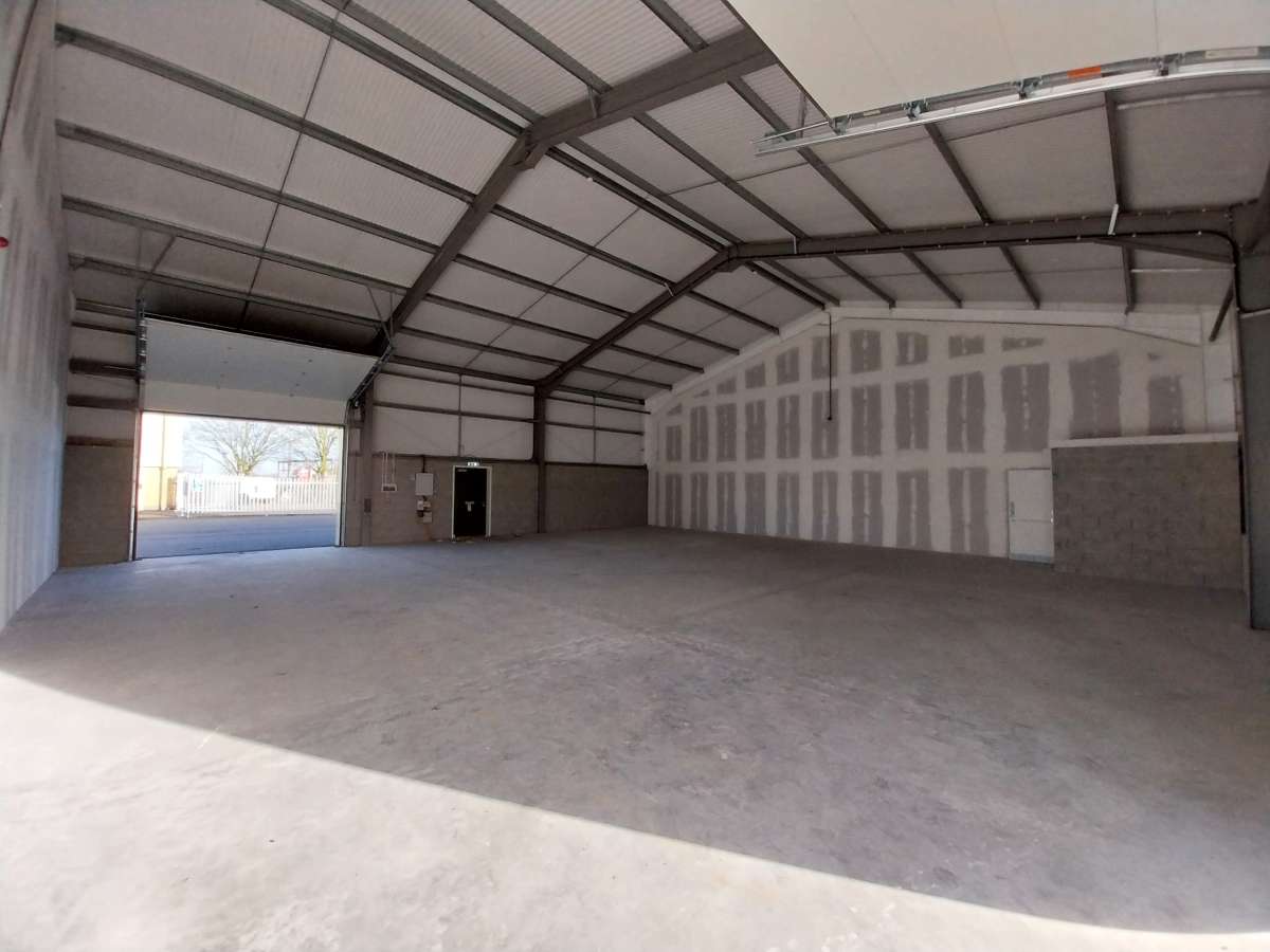 Industrial Unit in Lincoln - photo 2