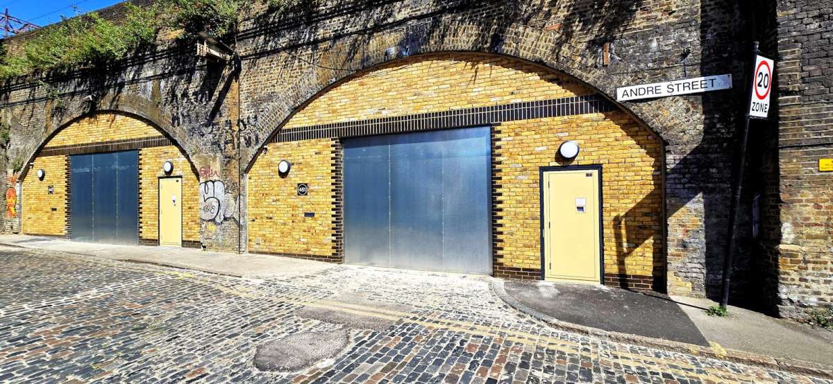 Industrial Unit in Hackney, London - photo 3