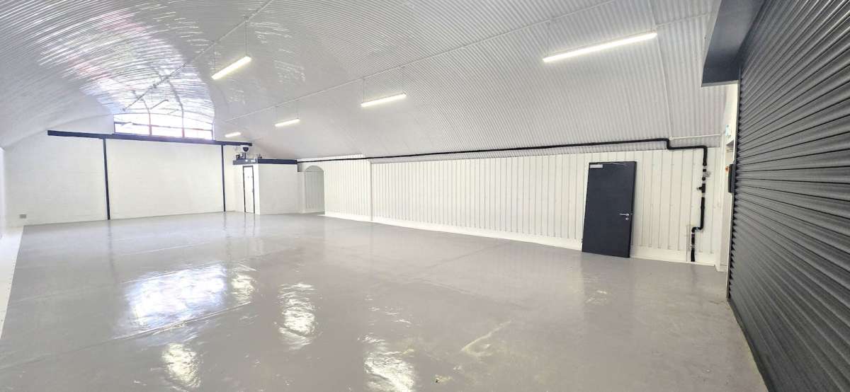 Industrial Unit in Hackney, London - photo 3