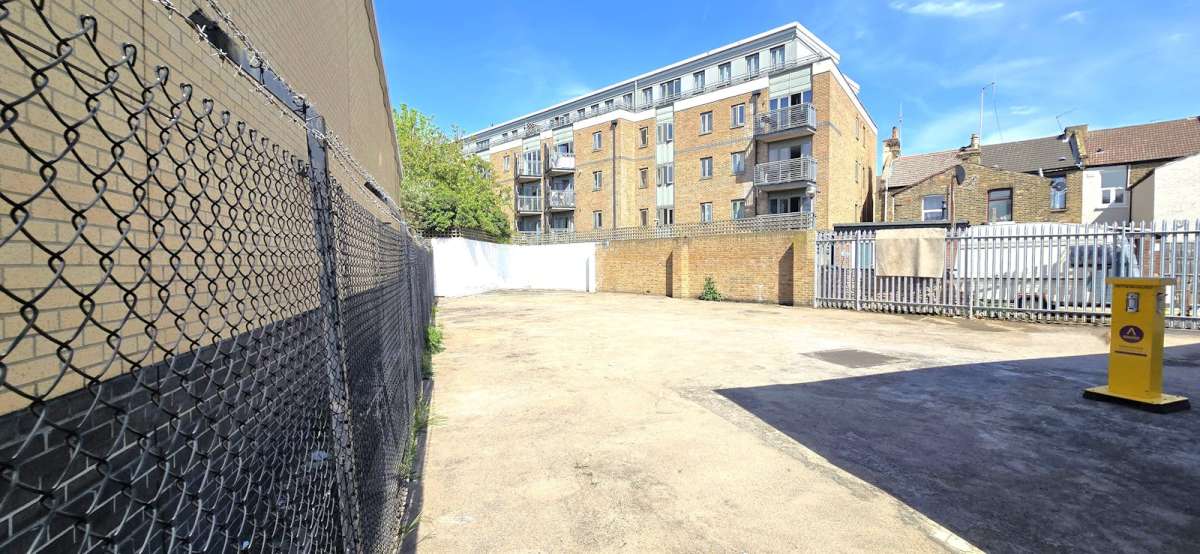 Industrial Unit in Leytonstone, London