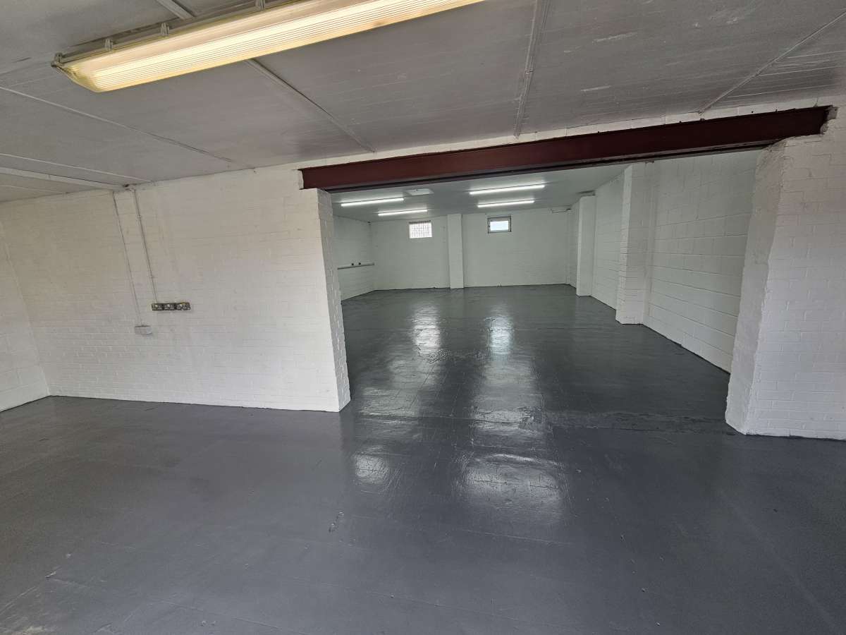 Industrial Unit in Sheerness - photo 3