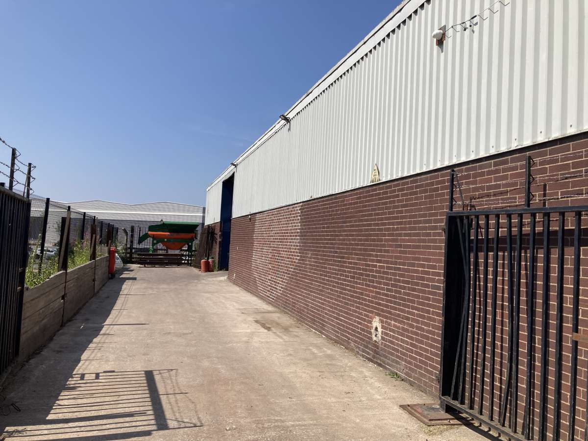 Industrial Unit in Tinsley - photo 2