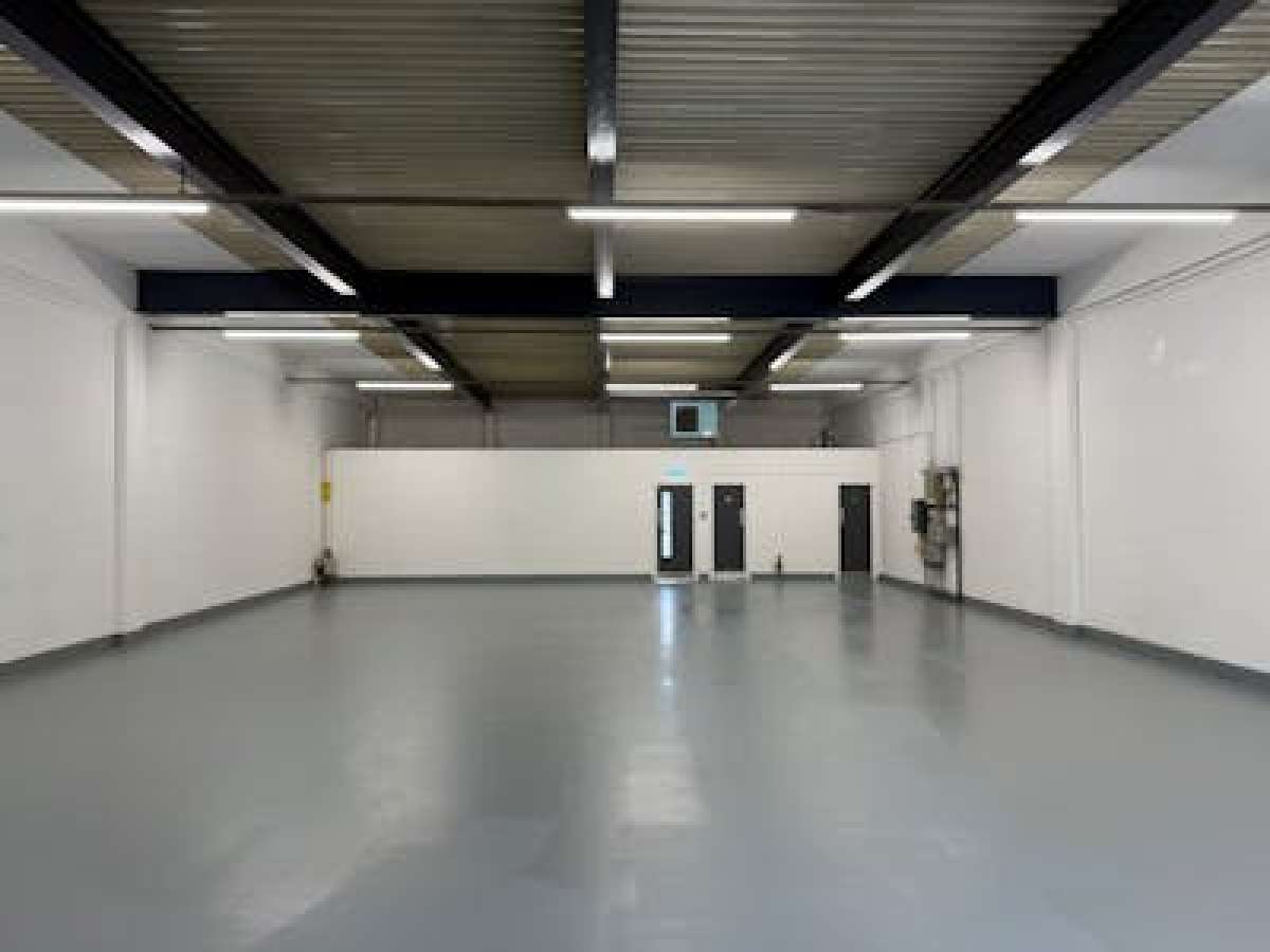 Industrial Unit in Peterborough - photo 3