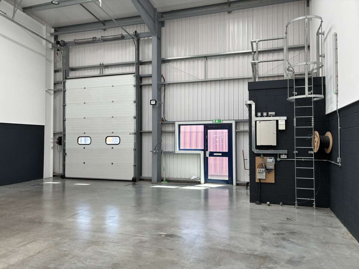 Industrial Unit in Belvedere - photo 4