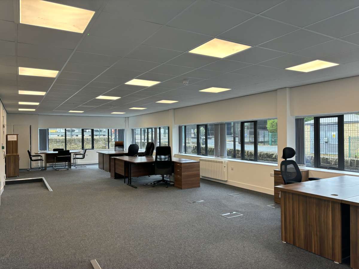 Industrial Unit in Elland - photo 3