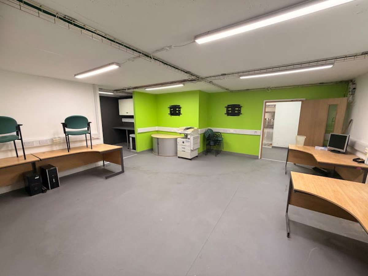 Industrial Unit in Alton - photo 4