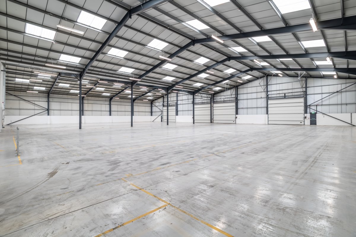 Industrial Unit in Luton - photo 2