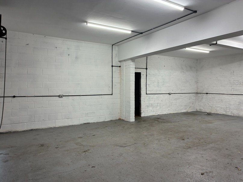 Industrial Unit in Bradford - photo 3