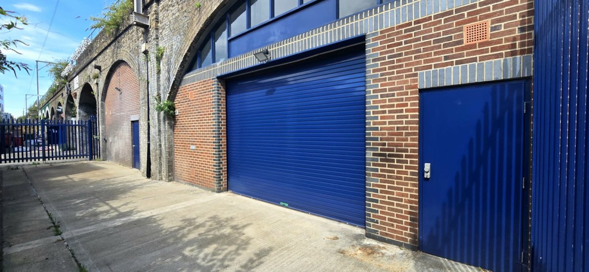 Industrial Unit in Hackney, London - photo 2
