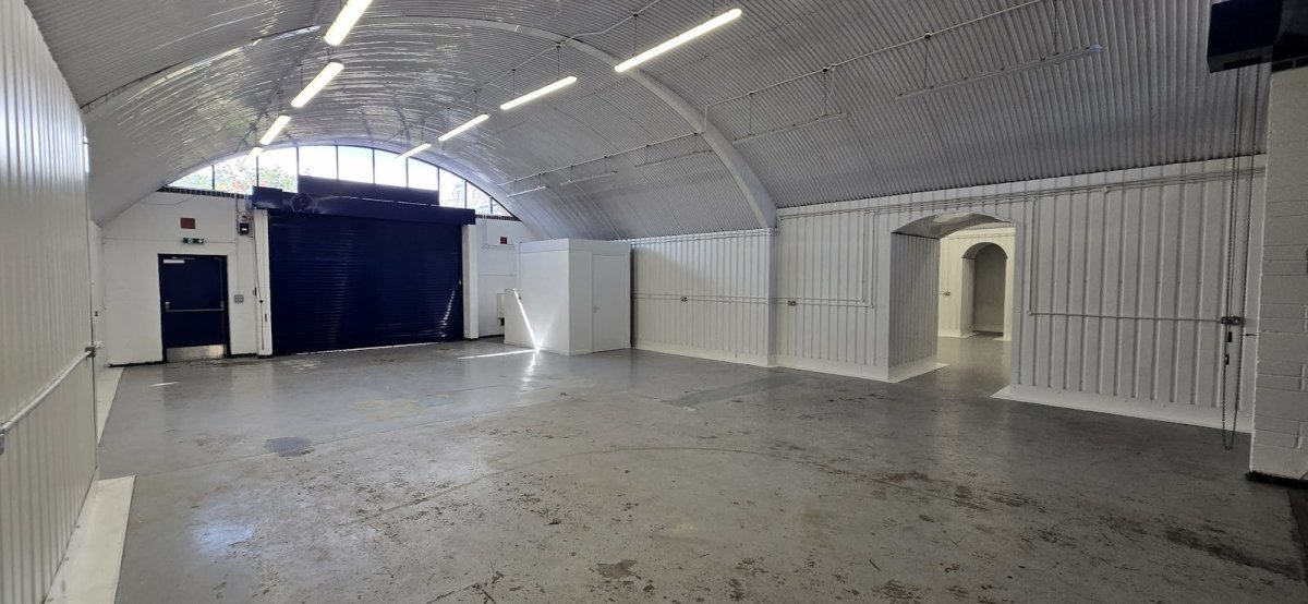 Industrial Unit in Hackney, London - photo 3