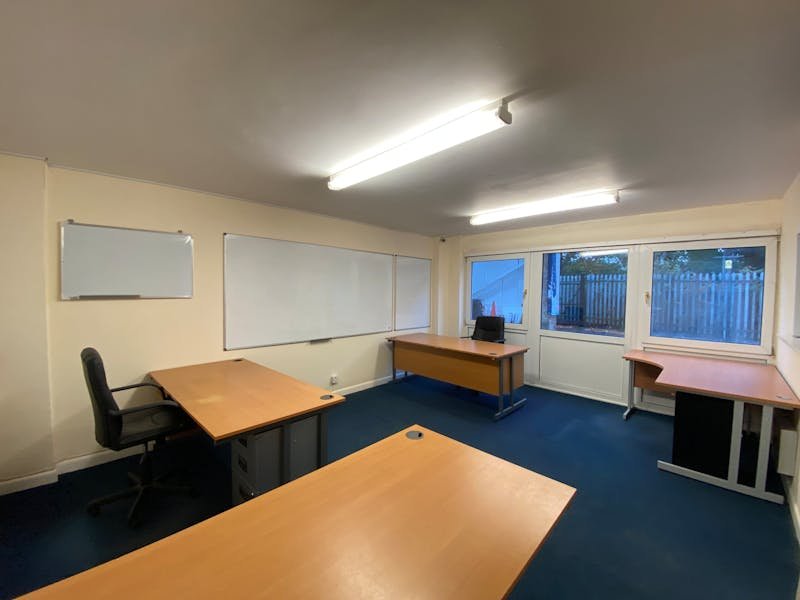 Industrial Unit in Bordon - photo 3