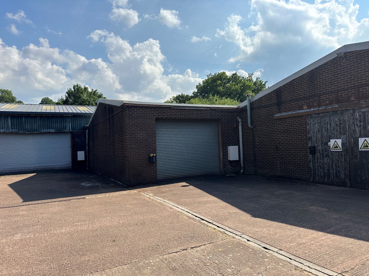 Industrial Unit in Bampton - photo 2