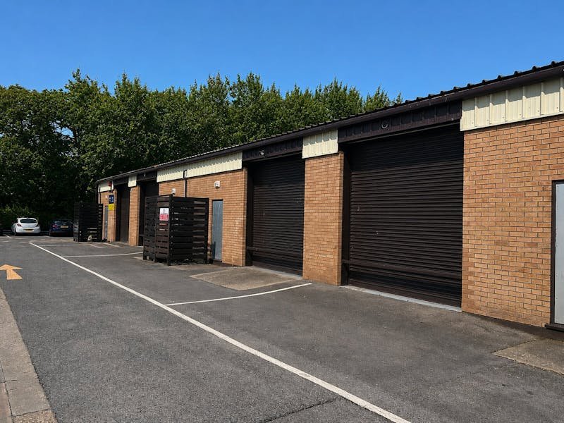 Industrial Unit in Christchurch - photo 2