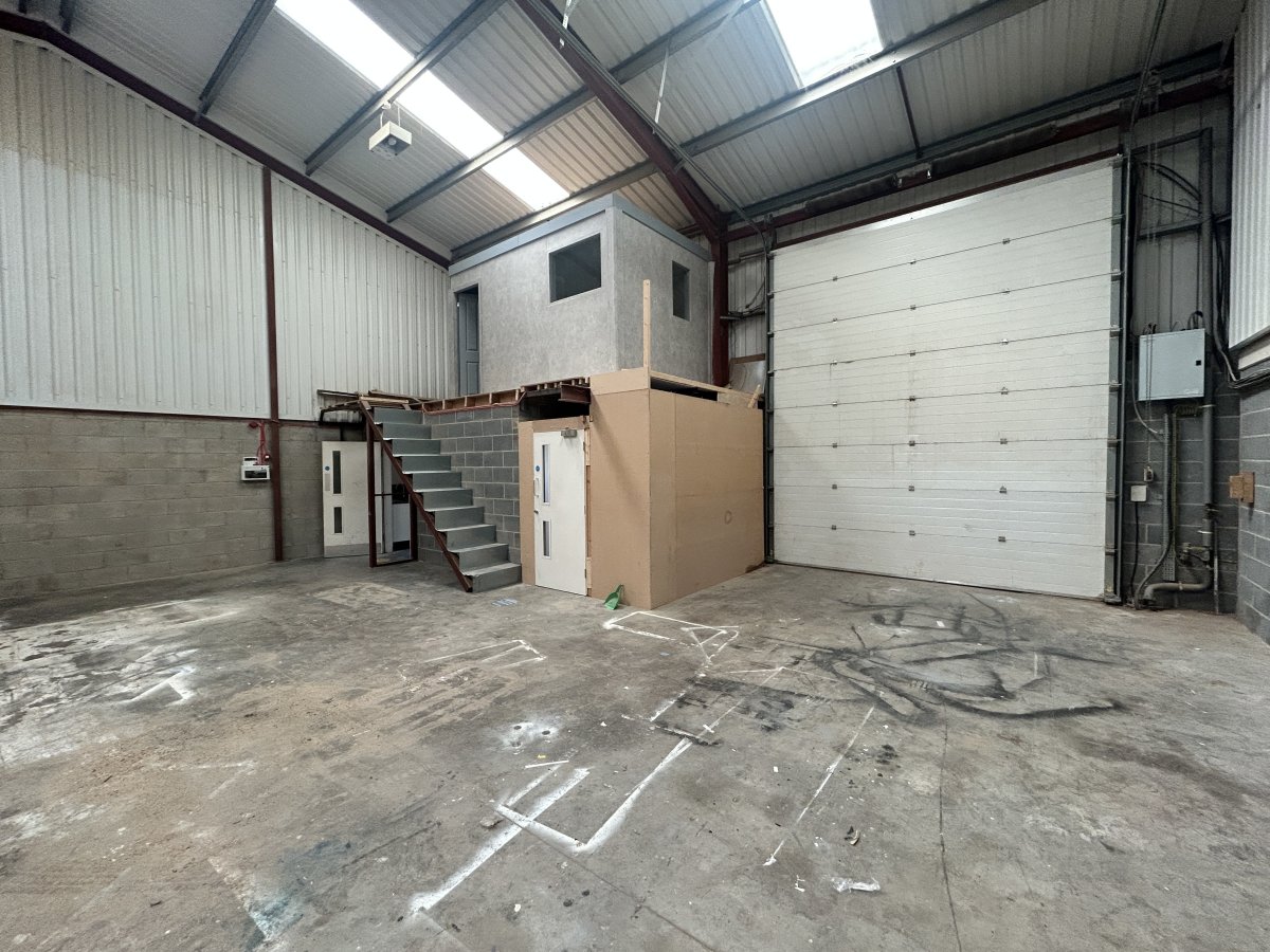 Industrial Unit in Oldham - photo 4